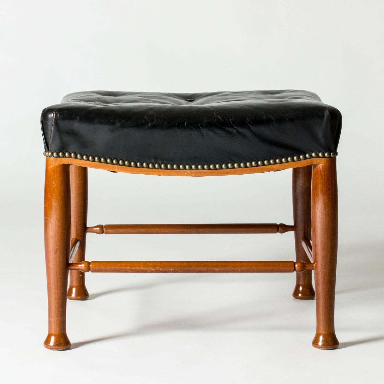 Pouf mid-century modern en cuir, Josef Frank, Svenskt Tenn, Suède, années 1950 photo furniture