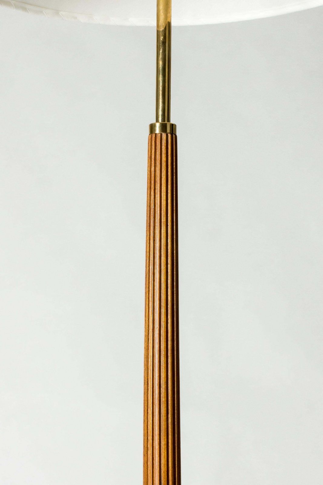Mid-century Mahogany Vloerlamp van Hans Bergström, Zweden, jaren 1950 photo Verlichting