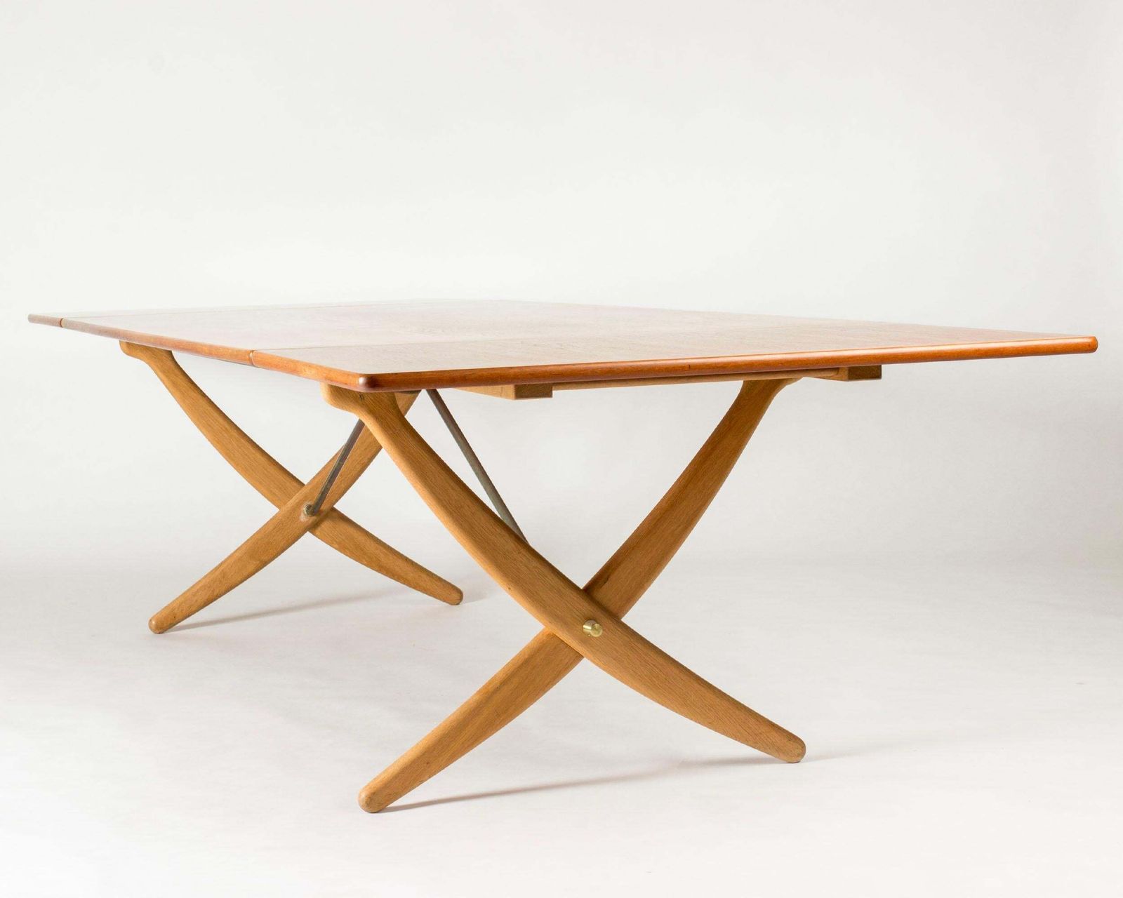 Mid-century "Sabre Leg" Dining Table van Hans J. Wegner, Denemarken, jaren 1960 photo 36025.0