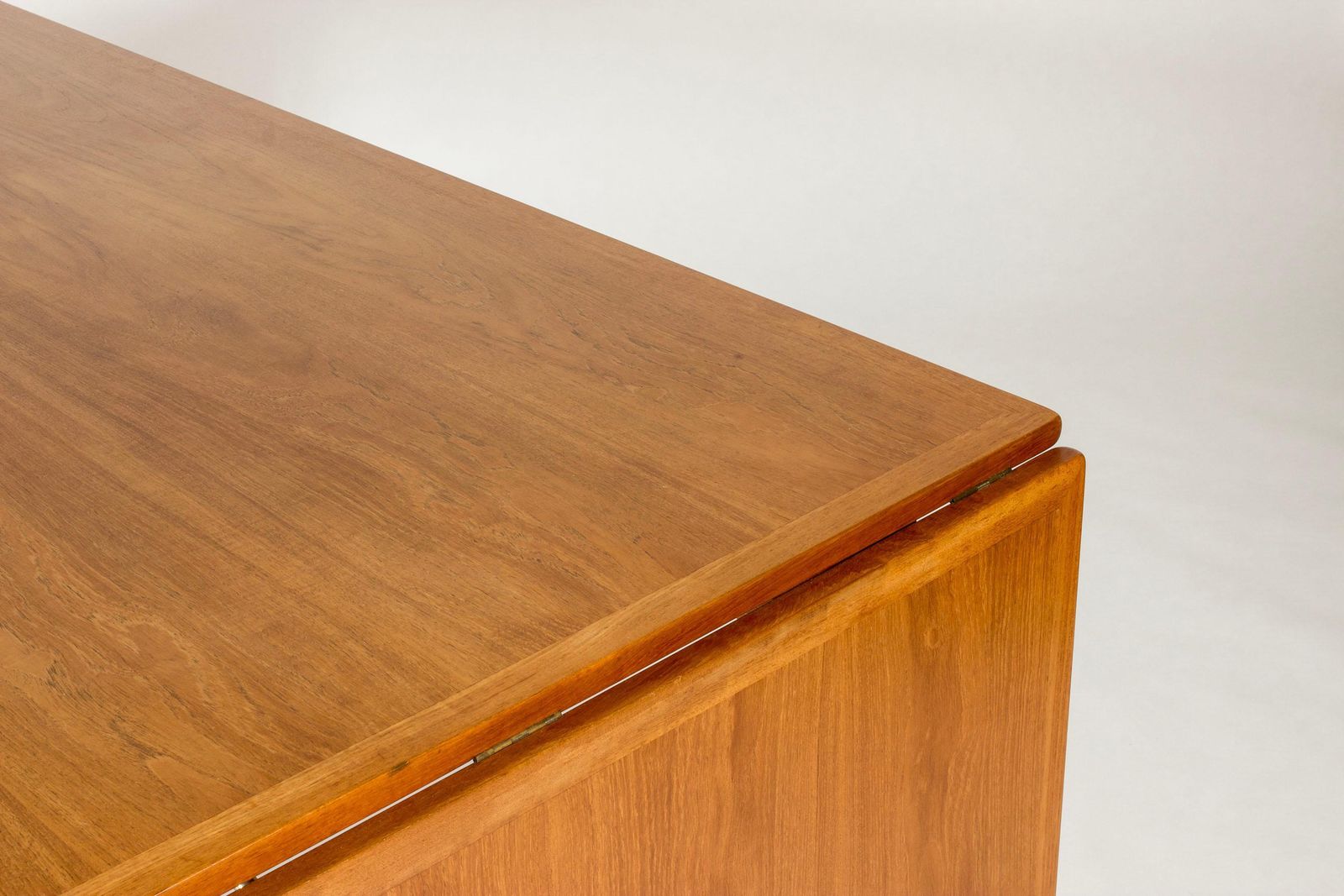 Mid-century "Sabre Leg" Dining Table van Hans J. Wegner, Denemarken, jaren 1960 photo vinterior