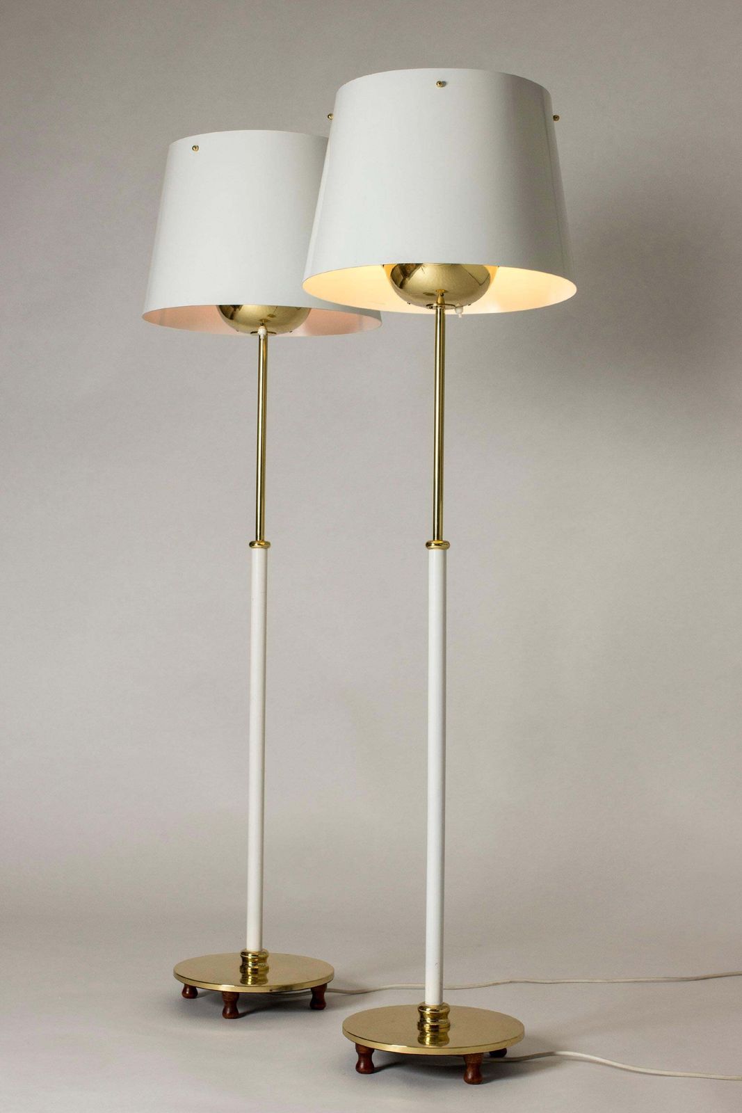 Lampadaires scandinaves modernes Josef Frank, Svenskt Tenn, Suède, années 1950 photo for sale