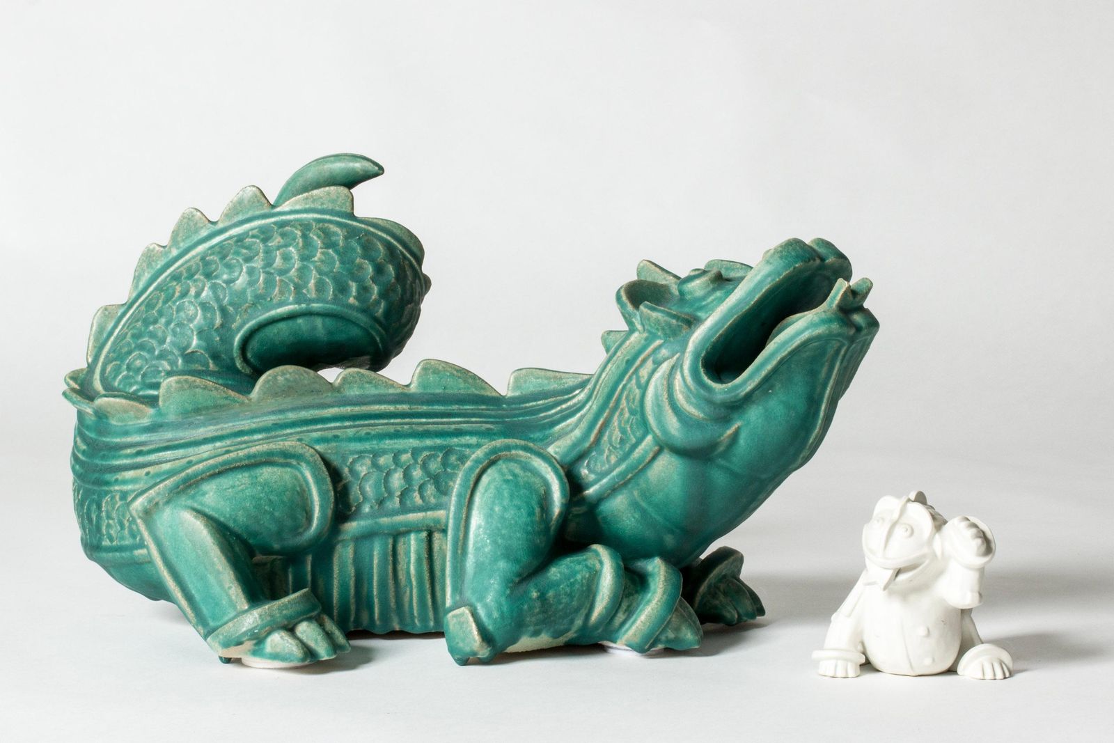 photo furniture Figurine « Dragon Puppy » en grès par Wilhelm Kåge, Gustavsberg, Suède, années 1940
