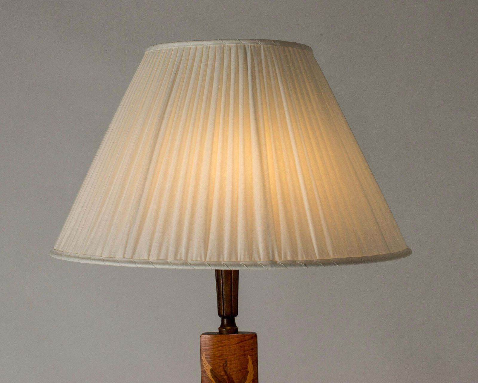 Luminaires Lampadaire moderne suédois avec incrustations, Mjölby Intarsia, Suède, années 1930 photo