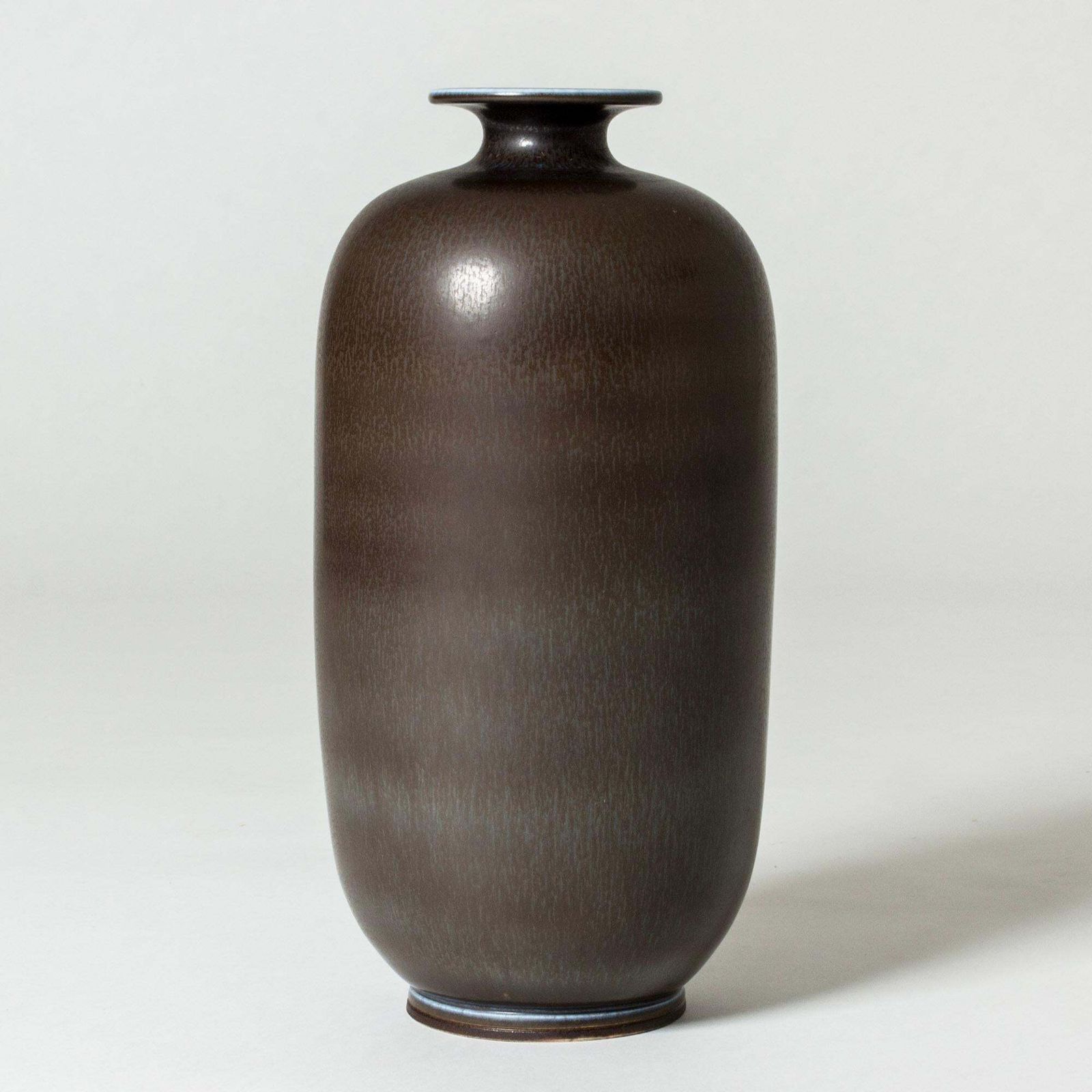 Midcentury Stoneware Vase By Berndt Friberg, Gustavsberg, Sweden, 1950s photo vinterior