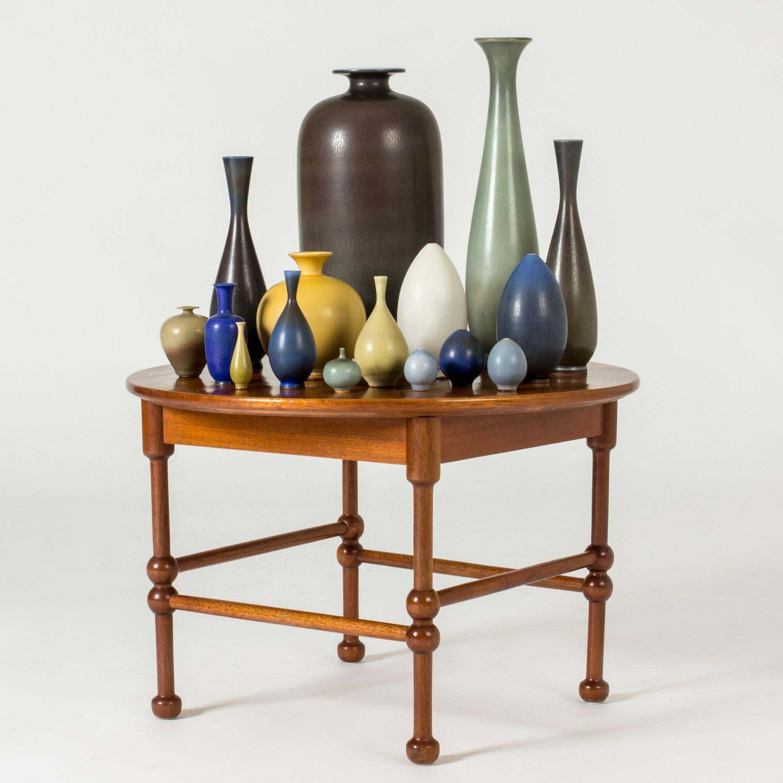 photo furniture Midcentury steengoed vaas van Berndt Friberg, Gustavsberg, Zweden, jaren 1950