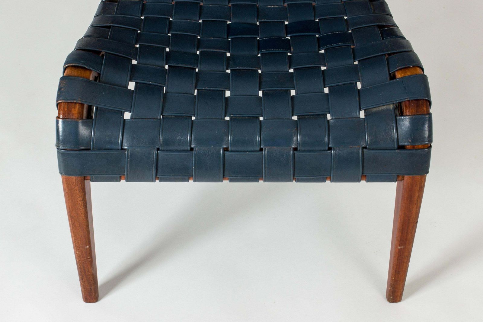 Scandinavian Modern fauteuil met voetenbank van Axel Larsson, Zweden, jaren 1950 photo buy