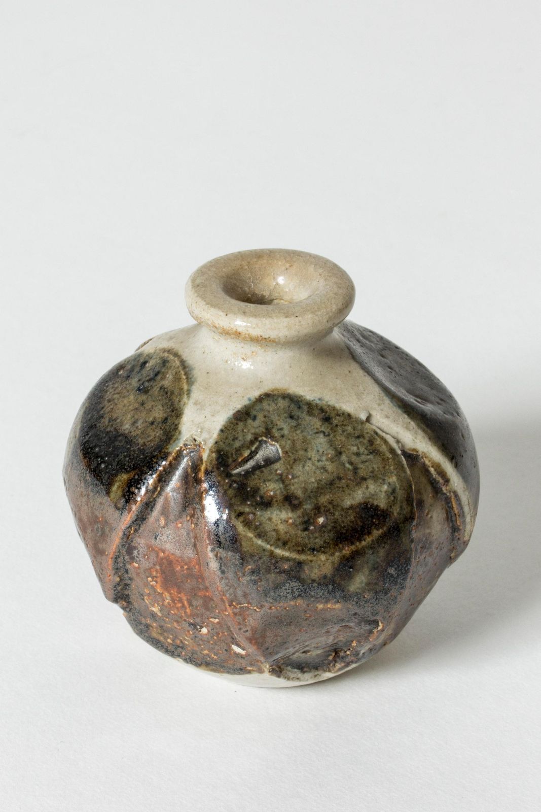 Vase miniature en grès par Anders B. Liljefors, Gustavsberg, Suède, années 1950 photo for sale