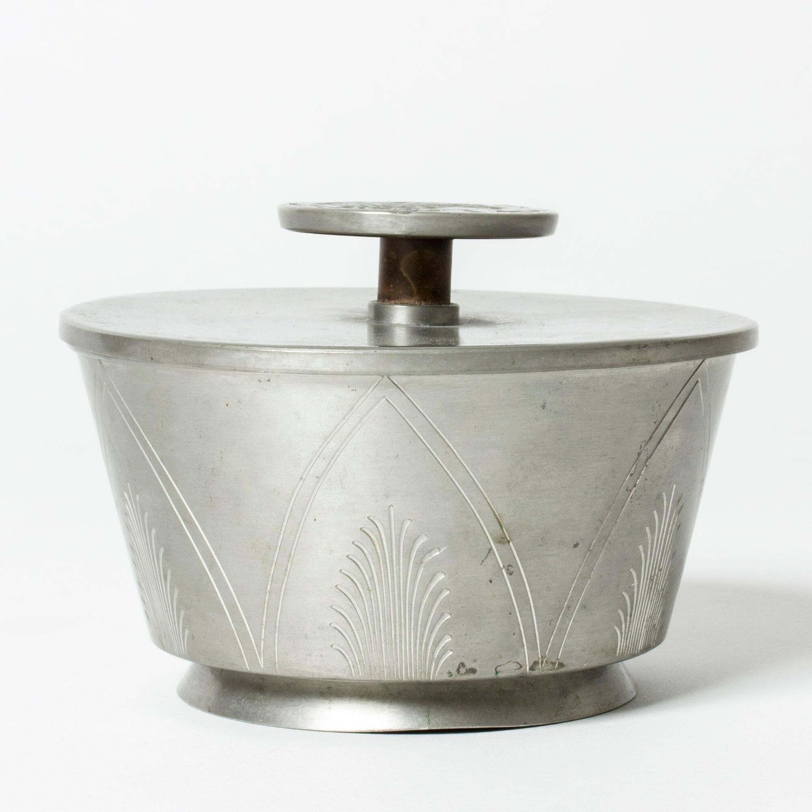 Tinnen pot van Oscar Antonsson, Zweden, 1938 photo furniture