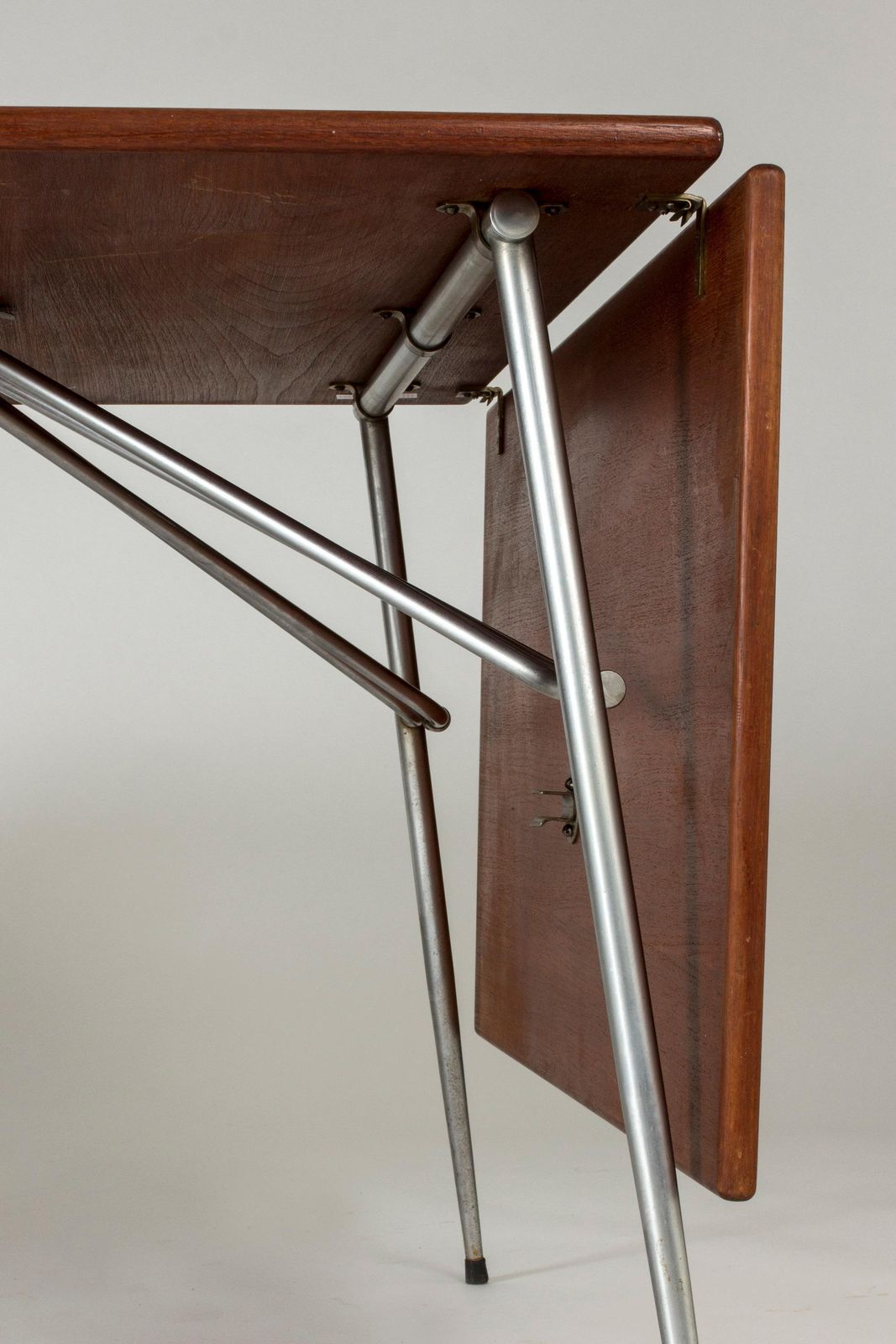 photo furniture Teakhouten eettafel van Børge Mogensen, Denemarken, ca. jaren 1960