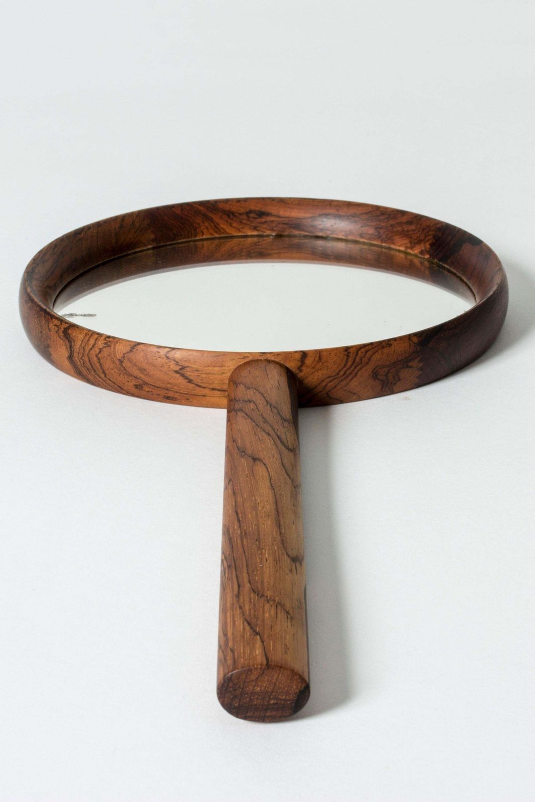 Hand Mirror van Uno & Östen Kristiansson, rozenhout, Zweden, jaren 1950 photo Woonaccessoires