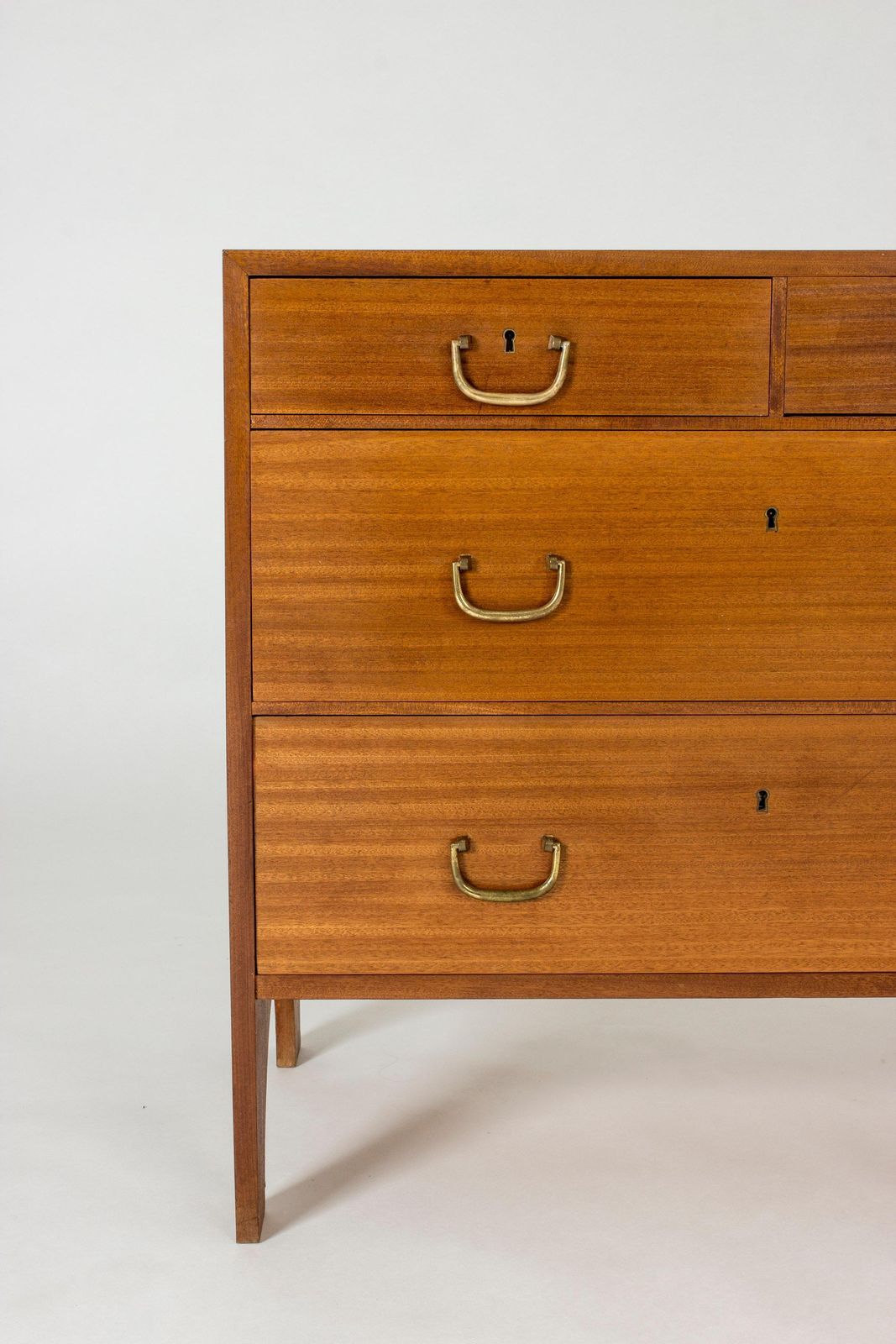 Mahonie en messing ladekast van Josef Frank voor Svenskt Tenn, Zweden photo Meubels