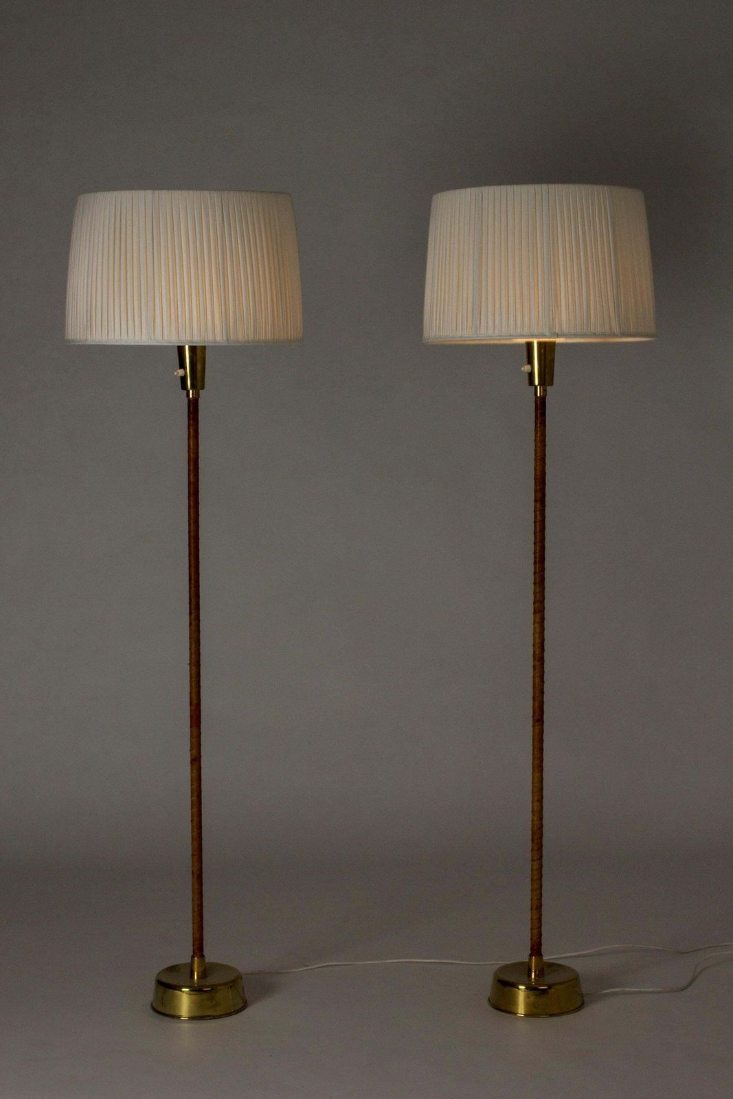 Paire de lampadaires par Lisa Johansson-Pape pour Orno photo for sale