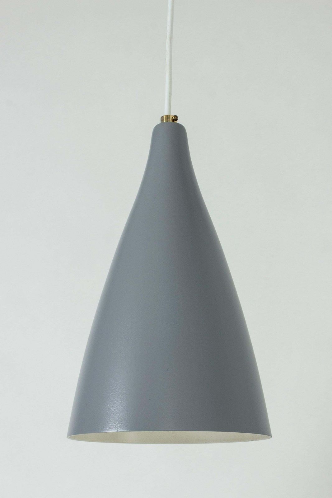 photo furniture Ensemble de trois lampes de plafond en métal laqué de Böhlmarks