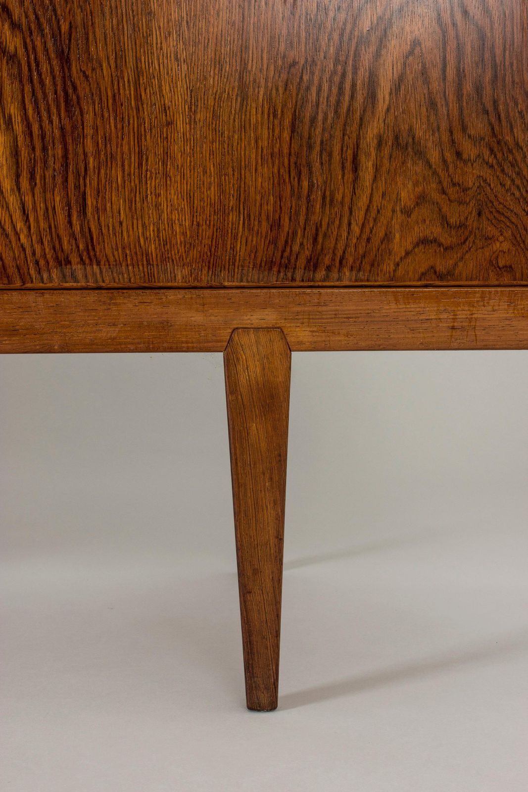 photo furniture Buffet en palissandre par Henry Rosengren Hansen pour Brande Møbelindustri, Danemark.