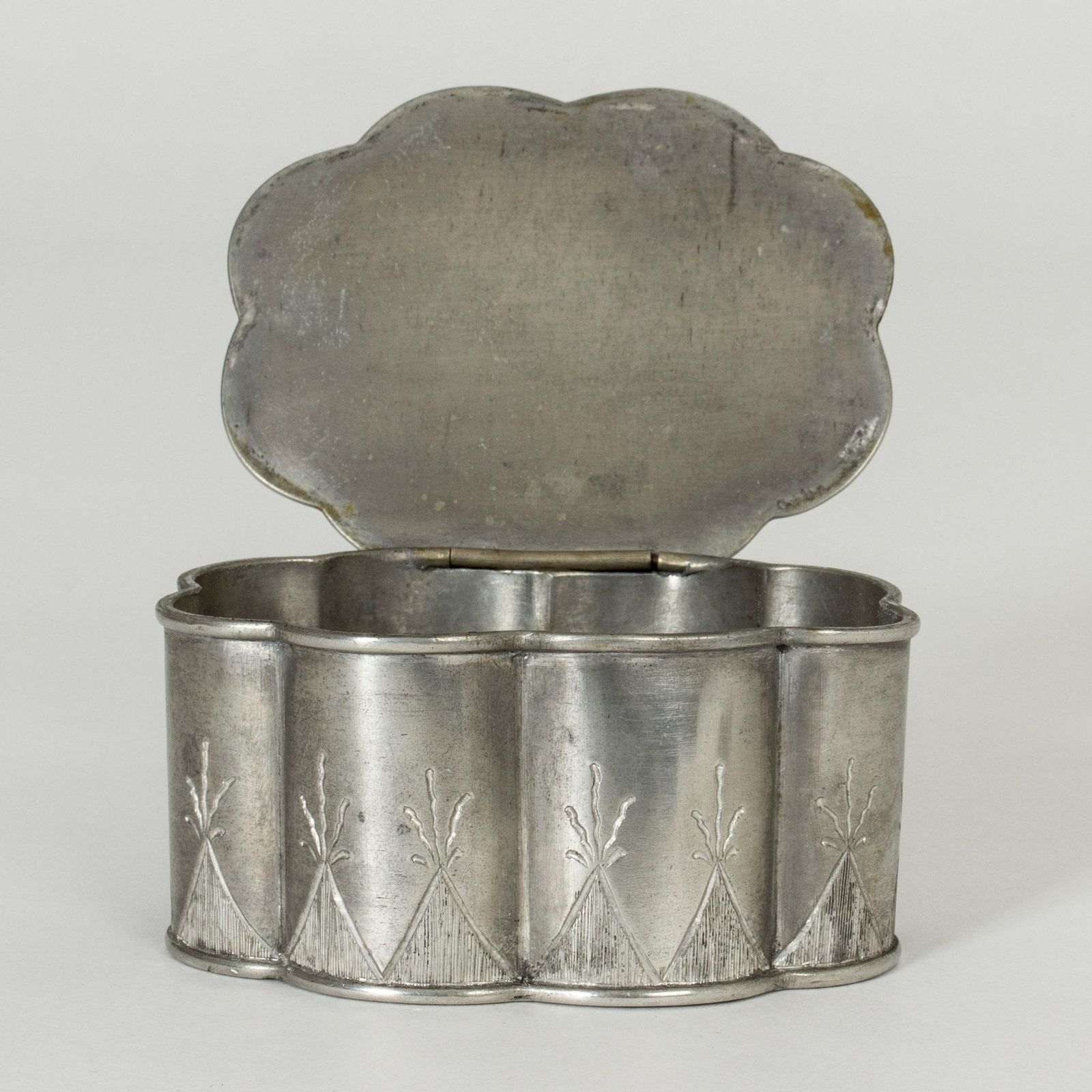 Tinnen doos van Herman Bergman photo furniture