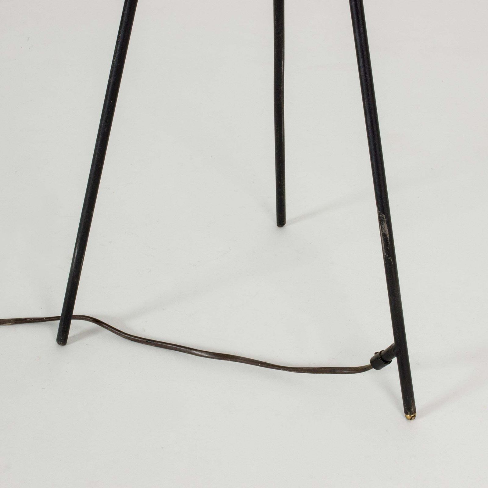 Lampadaire Giraffe en métal laqué noir et tissu, par Hans Bergström, années 1950 photo vinterior