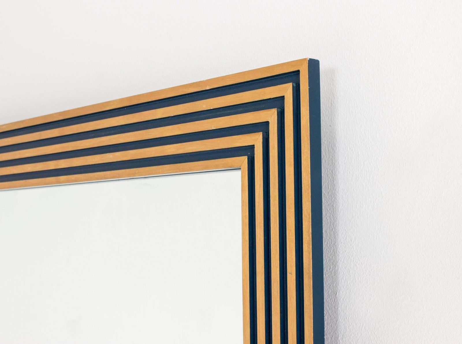 Miroir mural par Susanne Tucker et Maurice Holland photo for sale