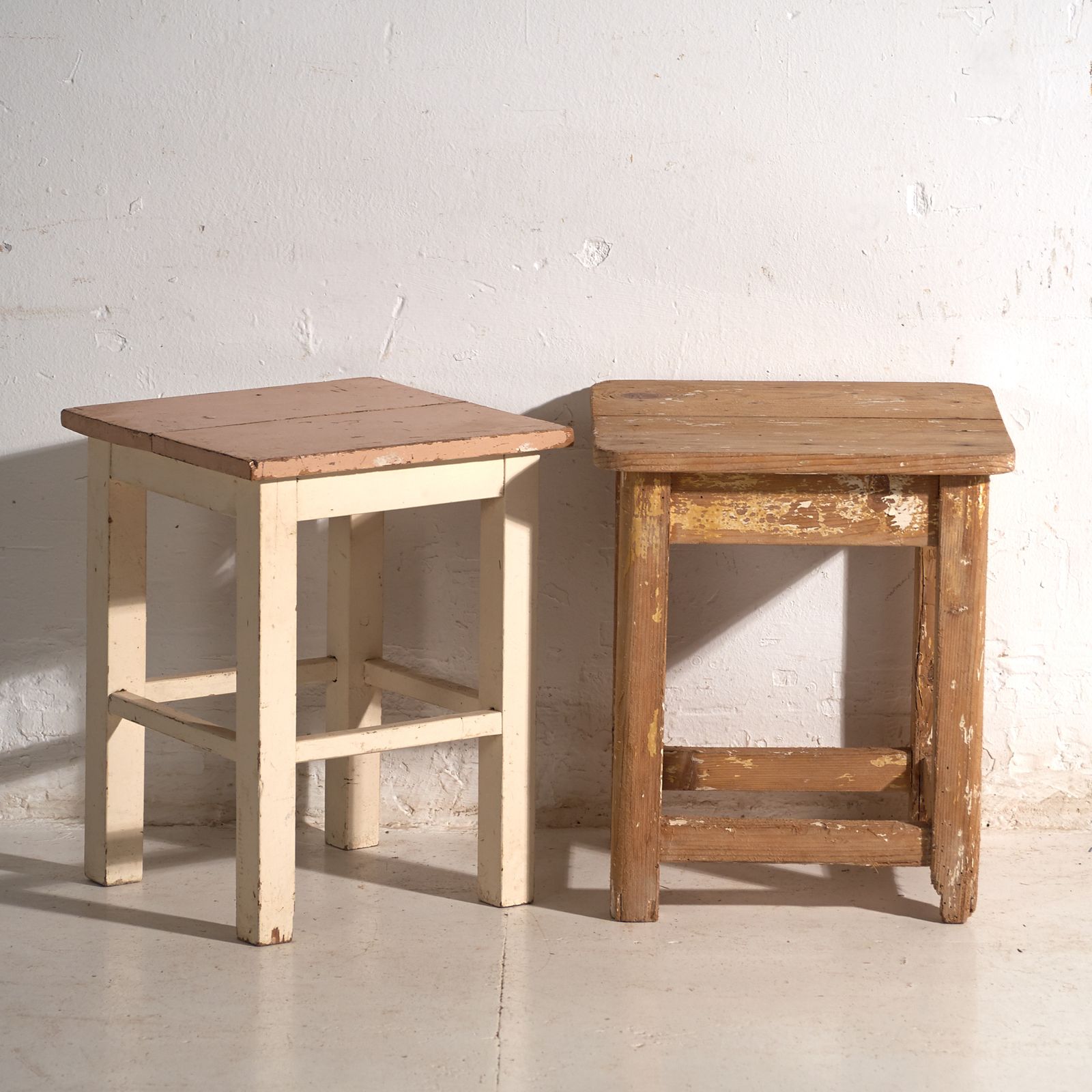 Tables de chevet d'époque en bois de pin - Europe centrale, vers 1940 #2