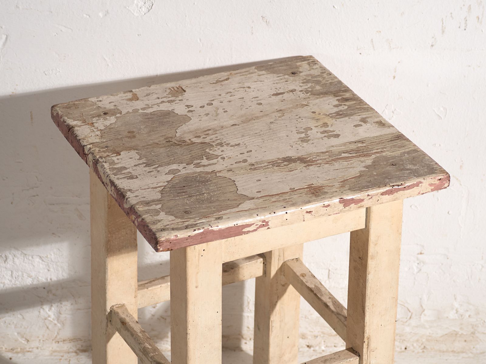 Tables de chevet d'époque en bois de pin, Europe centrale, vers 1940 #11 photo 306.0