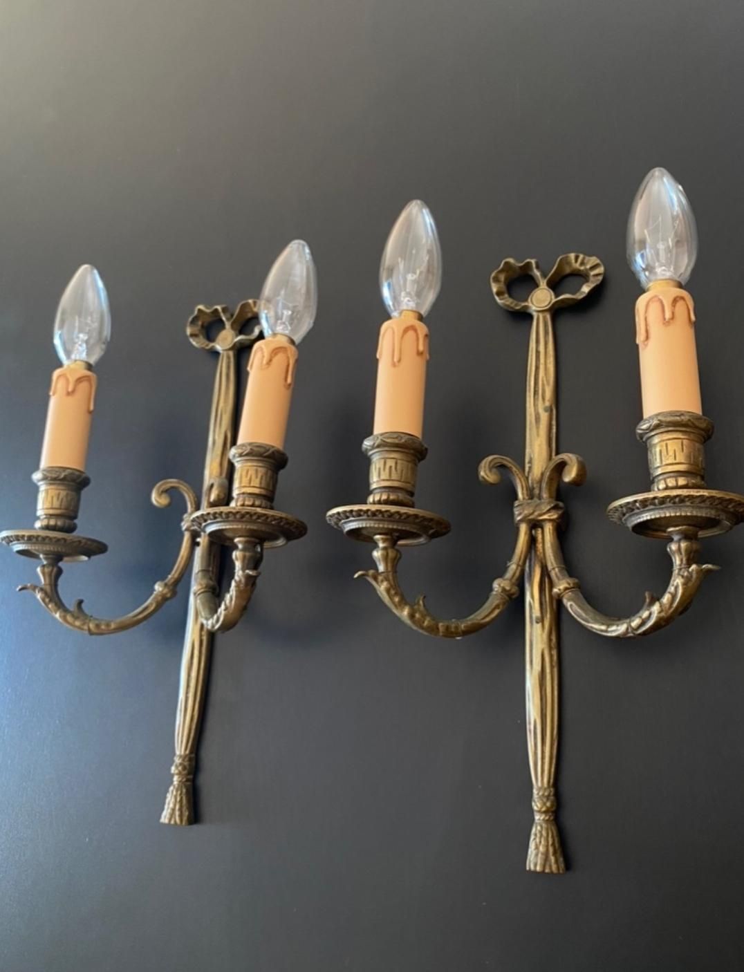Een fraai paar antieke wandlampen. photo vinterior