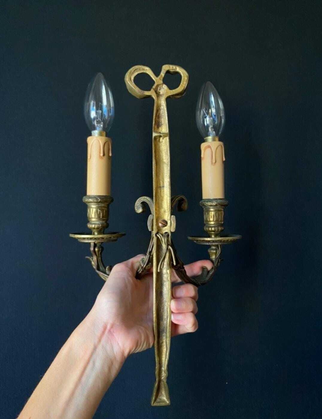 349.0 Een fraai paar antieke wandlampen. photo