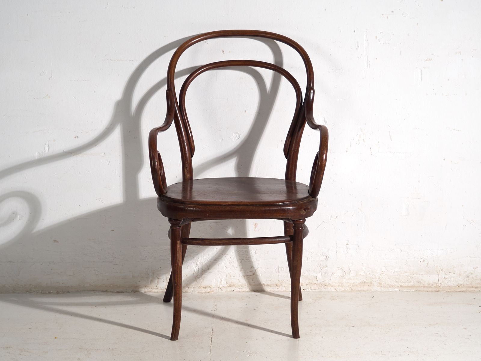 Fauteuil d'époque en bois courbé Thonet, Autriche, vers 1900 photo vinterior