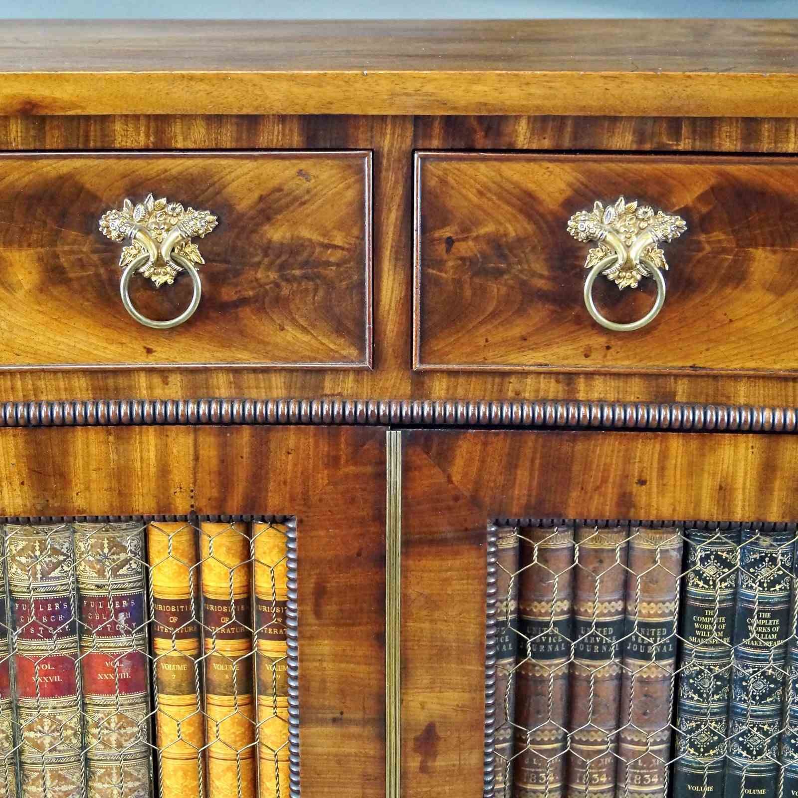Bijzonder William IV mahonie concaaf sidetabinet photo for sale
