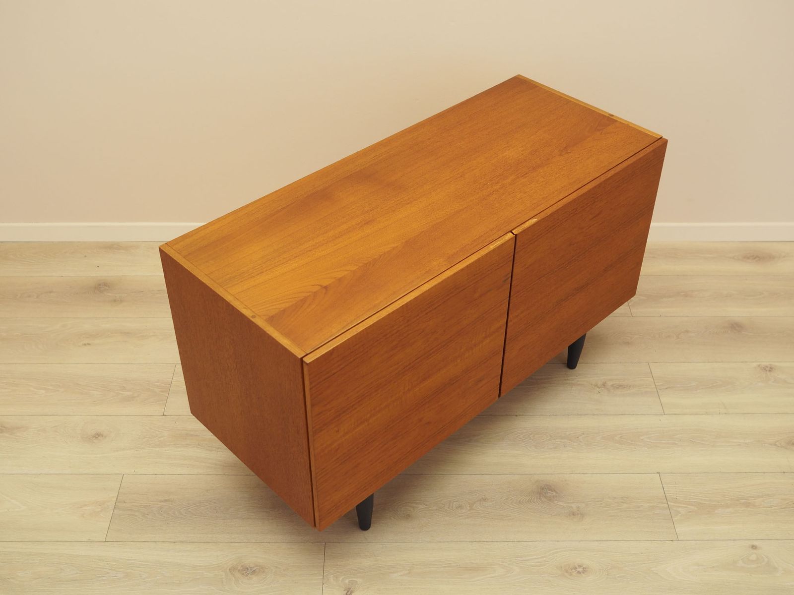 Danish Teak Cabinet On Tapered Legs, 1960s Scandinavian Modern photo vinterior