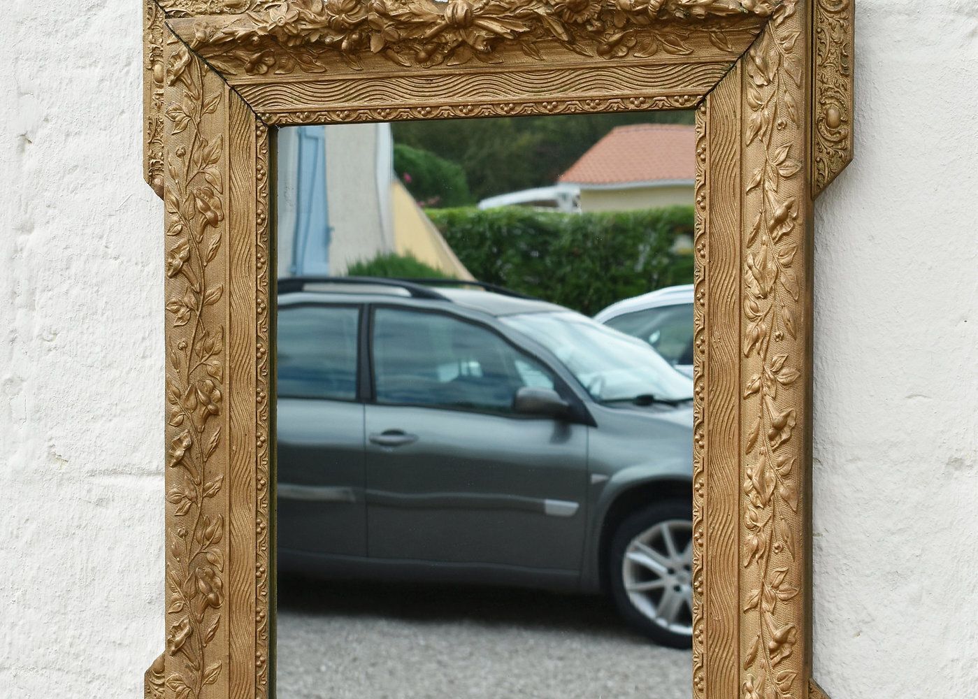 Miroir mural en bois doré d'époque, Napoléon III, style Louis XV, vers 1870. photo for sale