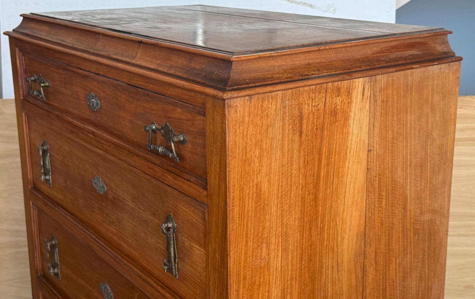 Haute commode à sept tiroirs ou cabinet, XXe siècle, avec quincaillerie en laiton photo 2956.0