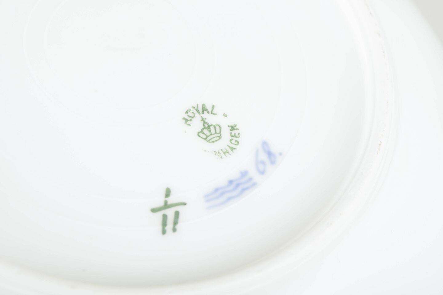 Royal Copenhagen, Blue Fluted Plain. Rond porseleinen serveerschaal, jaren 1920 photo Woonaccessoires