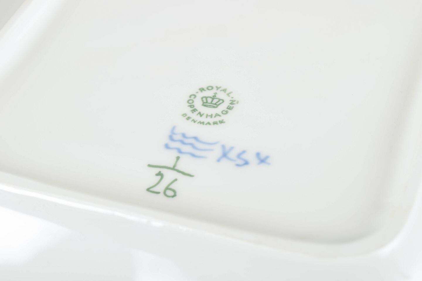 Royal Copenhagen, Blue Fluted Plain. Bol de service carré en porcelaine, années 1980 photo Décoration