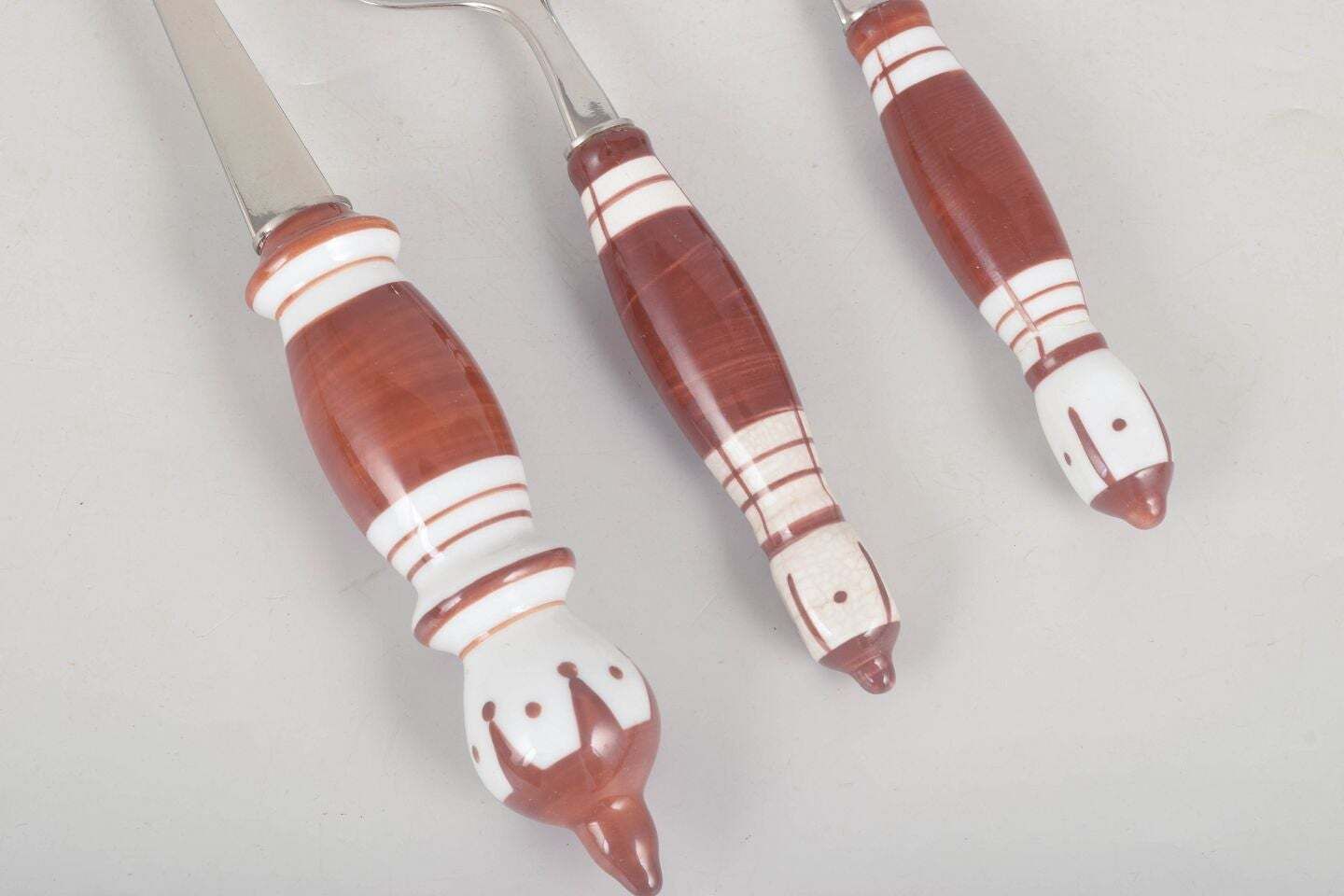 Bjørn Wiinblad, Rosenthal. Trois pièces de service en acier inoxydable et porcelaine photo for sale
