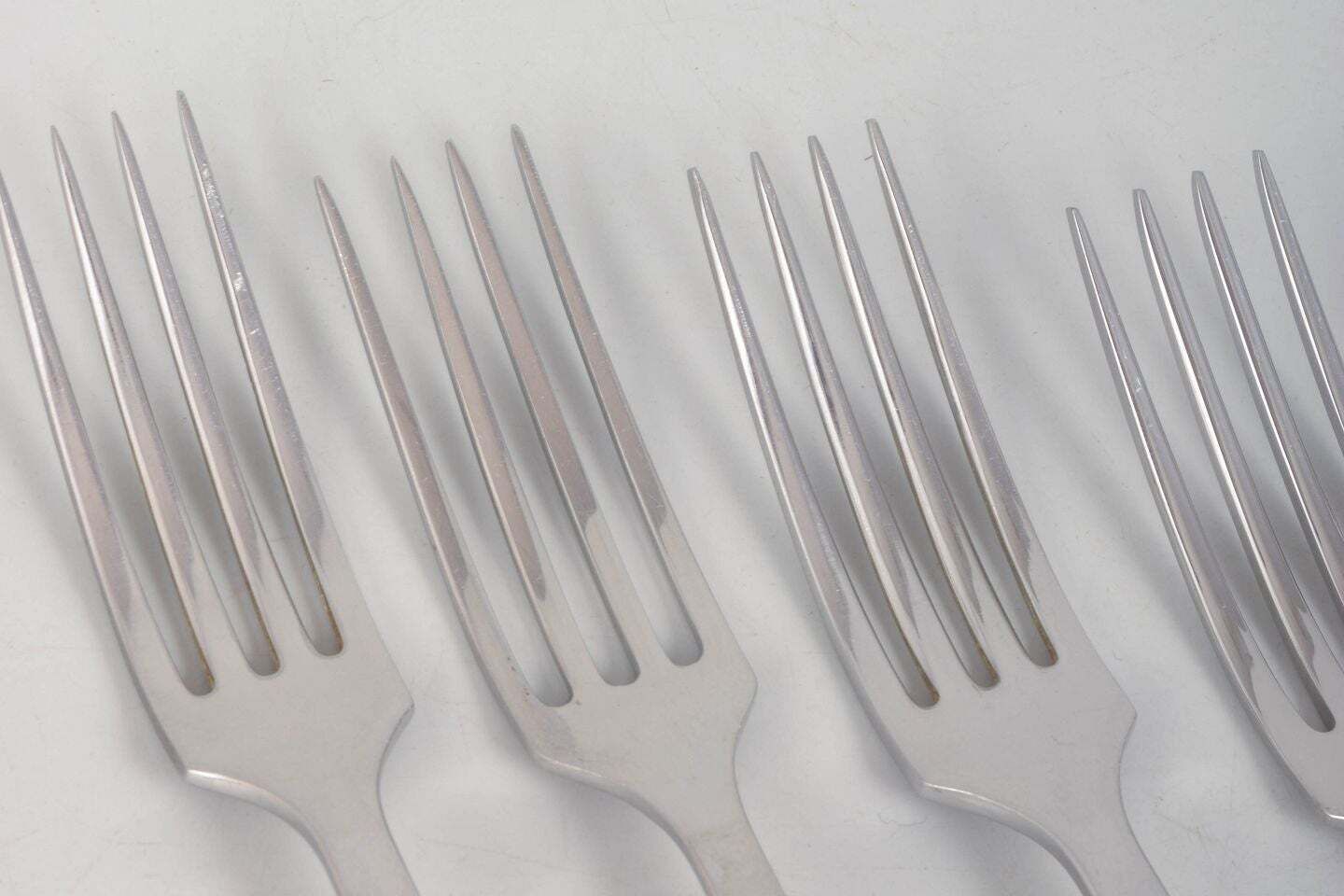 Bjørn Wiinblad, Rosenthal. Cinq fourchettes de table en acier inoxydable et porcelaine photo furniture