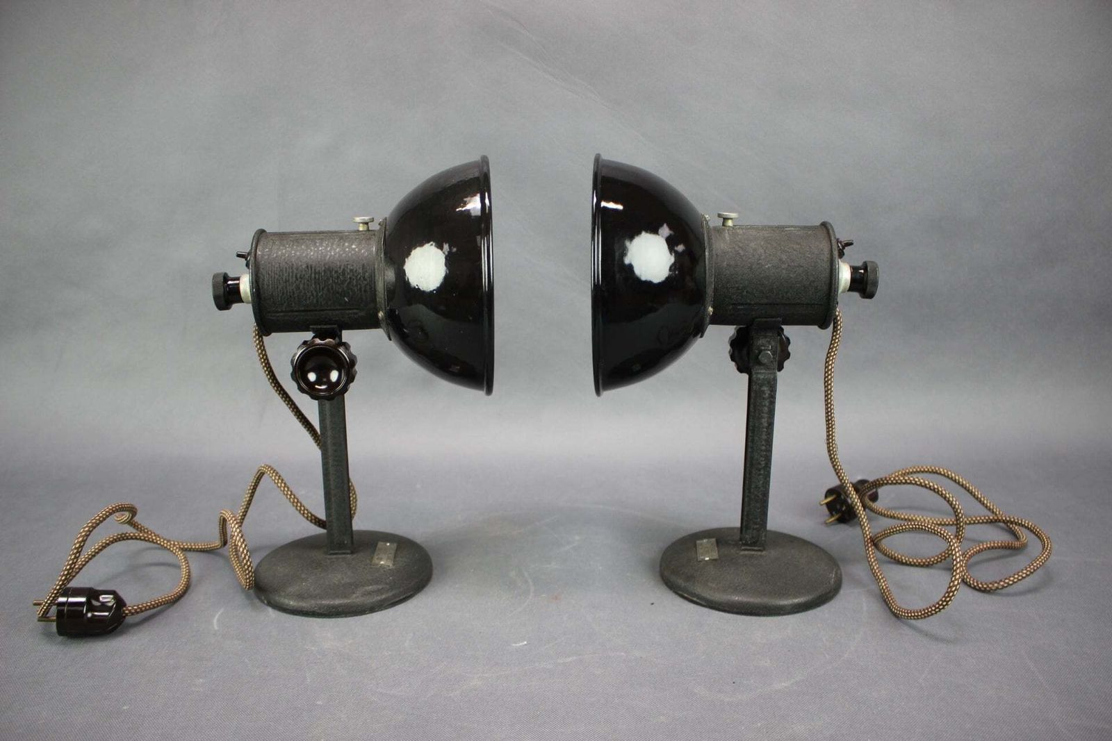 Paire de lampes de bureau industrielles réglables, 1955, Tchécoslovaquie photo Luminaires