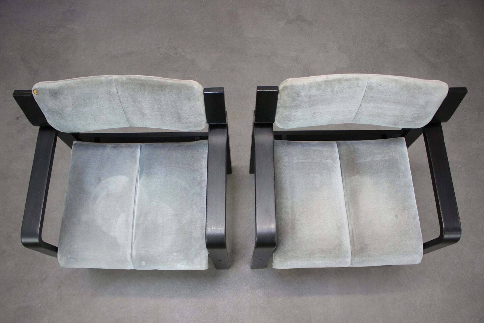 Paire de fauteuils Ludvik Volak, Dřevopodnik Holešov, Tchécoslovaquie, 1989 photo for sale