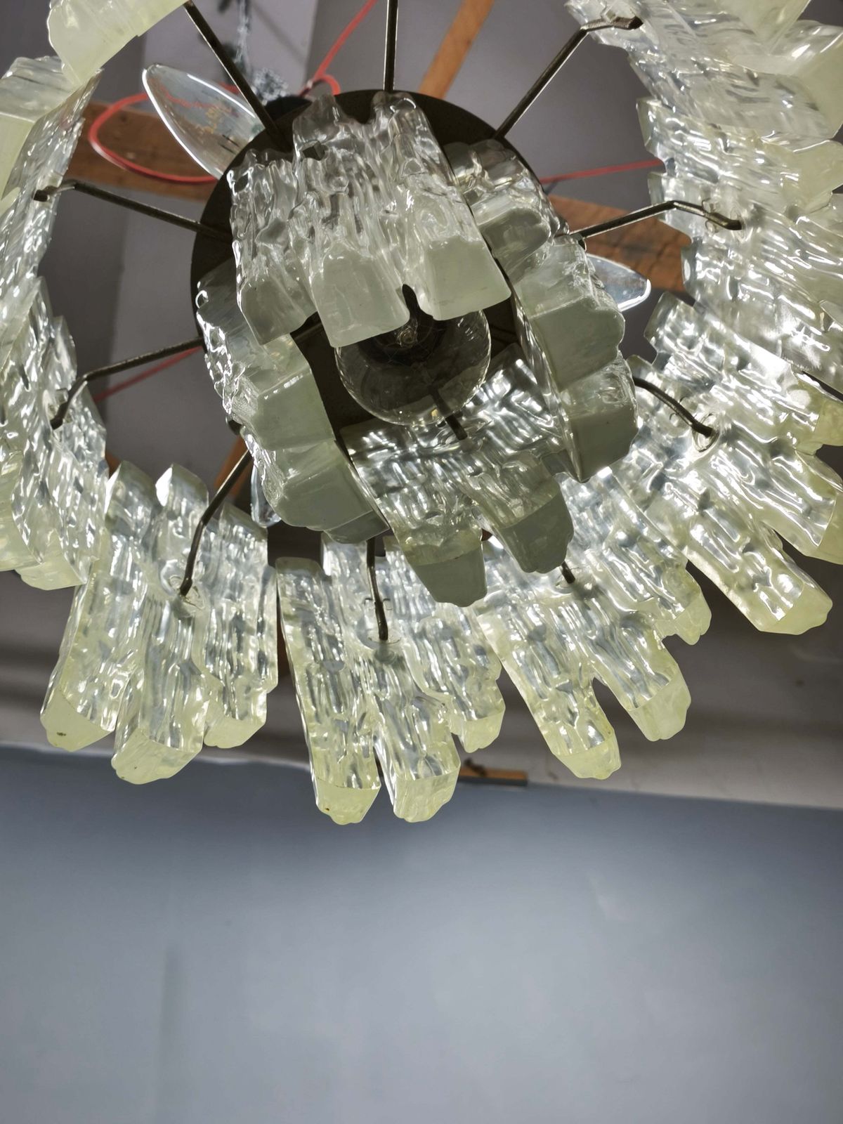 Oostenrijkse Hanglamp met Getextureerd Glas ca. jaren 1960, toegeschreven aan J.T. Kalmar photo 1487.0