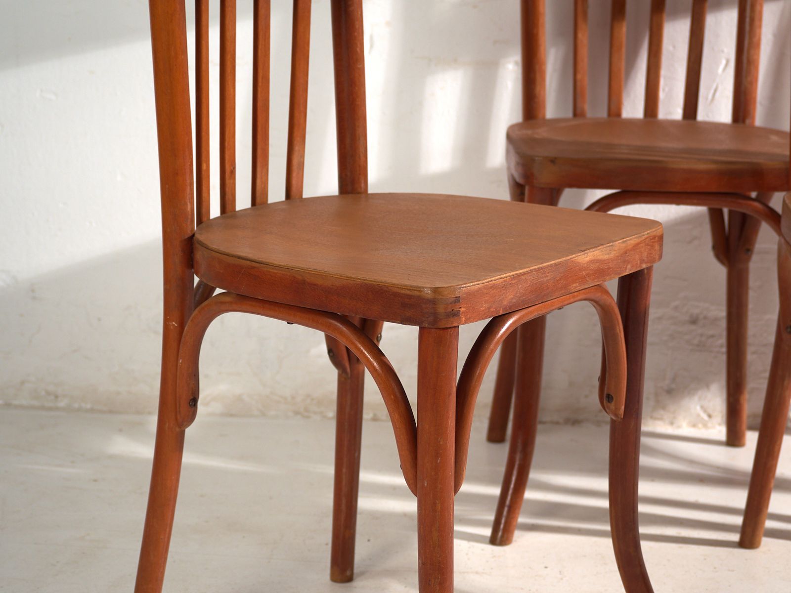 Chaises d'époque de style Thonet en bois courbé - Europe centrale, vers 1930 - lot de 4 pièces n° 7 photo for sale