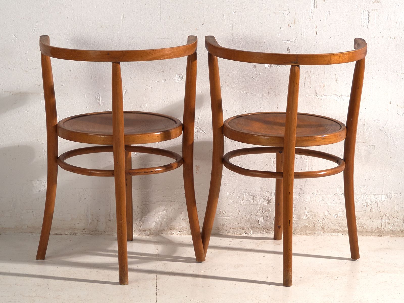 photo furniture Chaises d'époque de style Thonet en bois courbé - Hongrie, vers 1960 #5