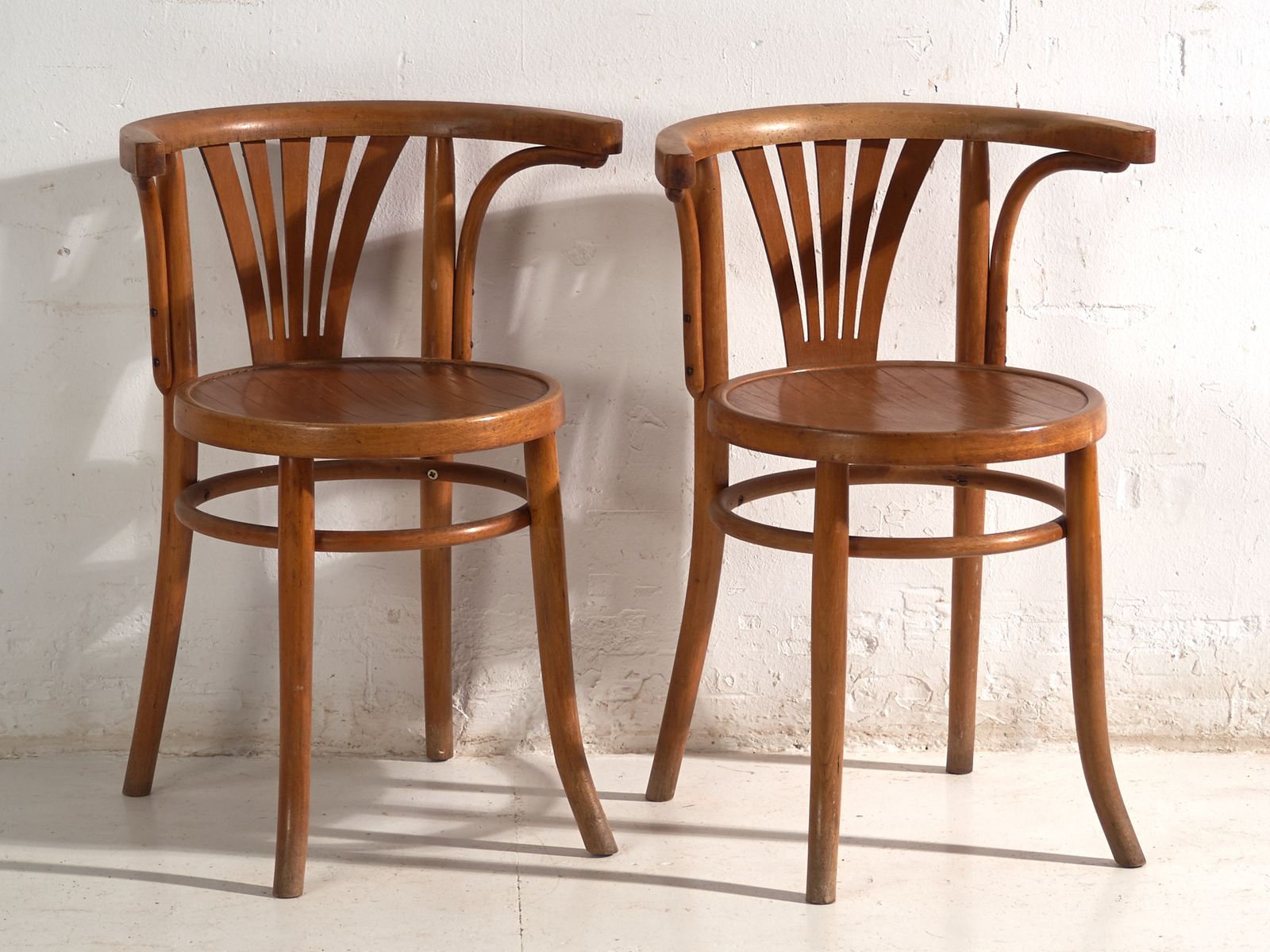 Chaises d'époque de style Thonet en bois courbé, Hongrie, vers 1960 #1 photo vintage
