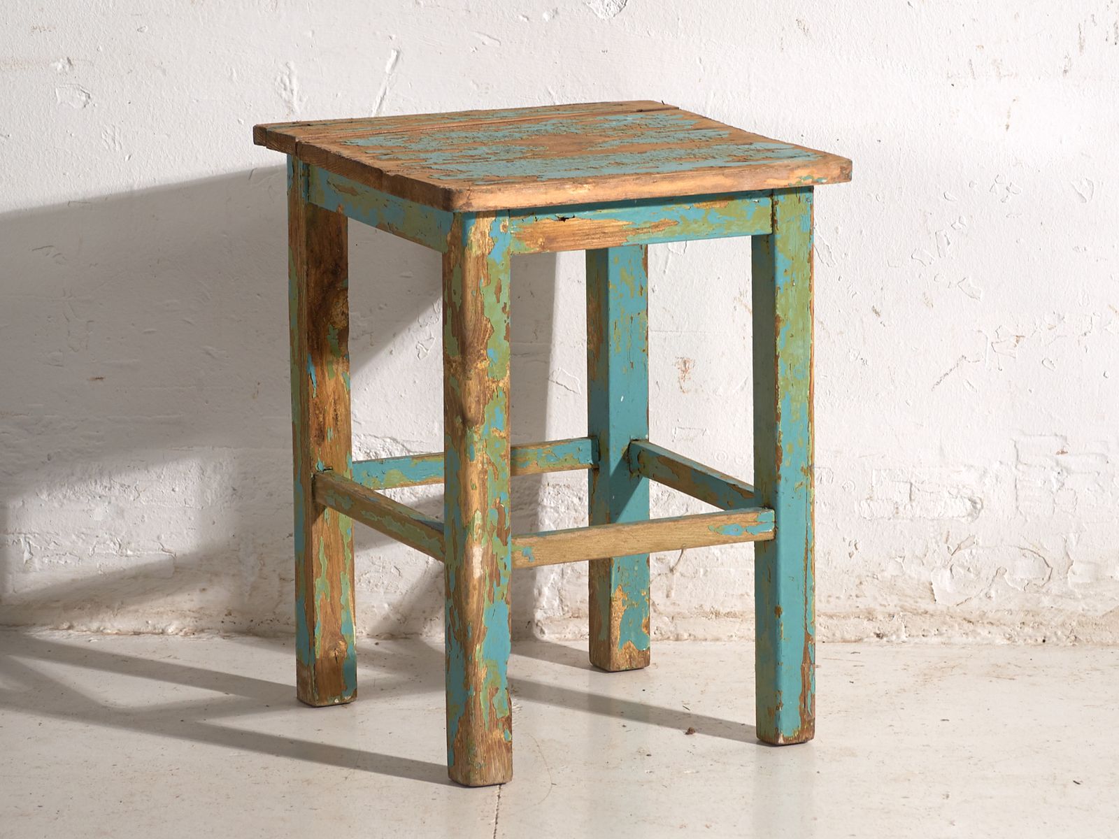 photo furniture Tables de chevet d'époque en bois de pin, Europe centrale, vers 1940 #4