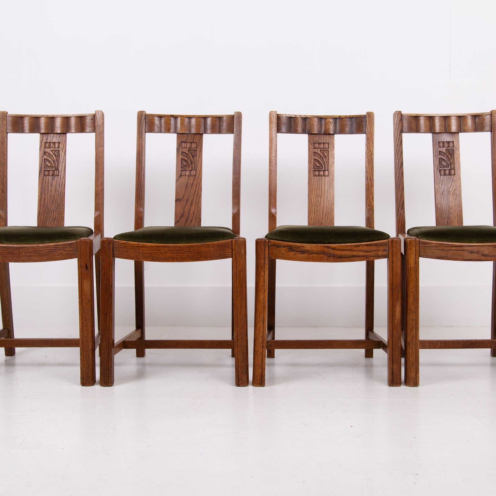 445.0 Art Deco Fine Set Of 4 English Oak Dining Chairs 1930s photo