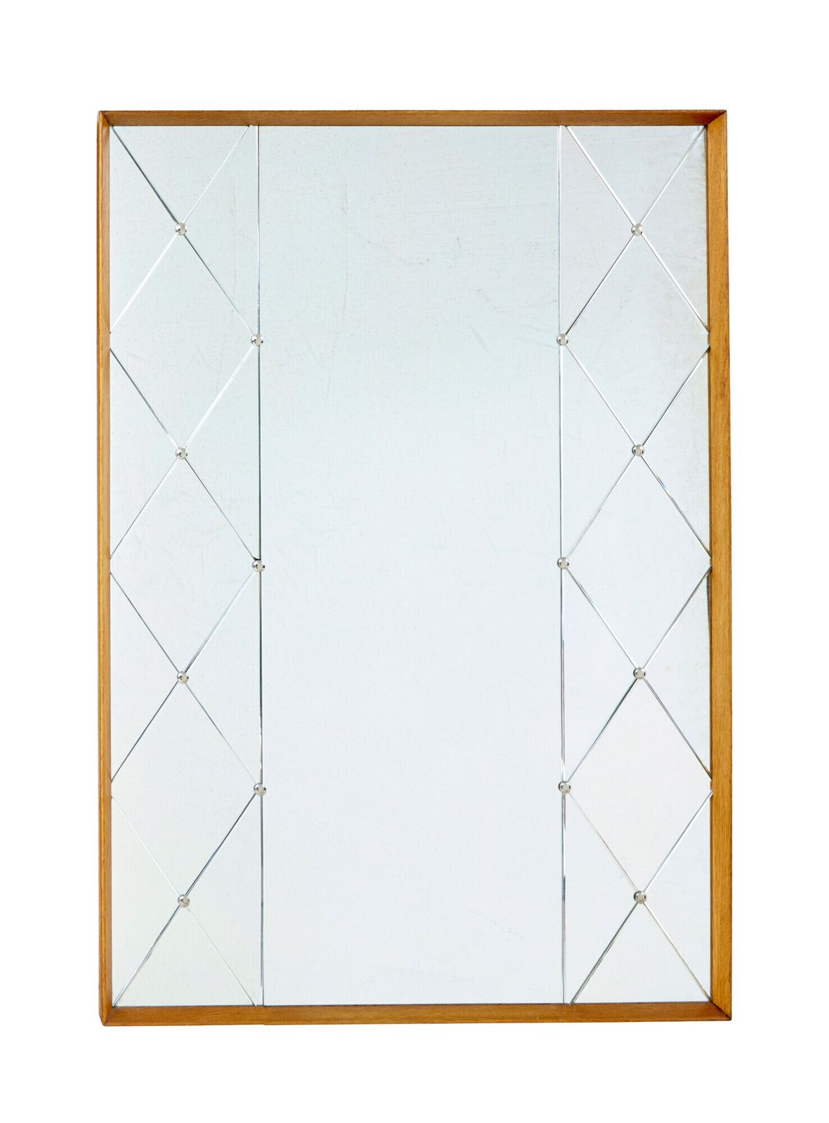 Grote mid-century Zweedse eiken wandspiegel met harlekijnmotief