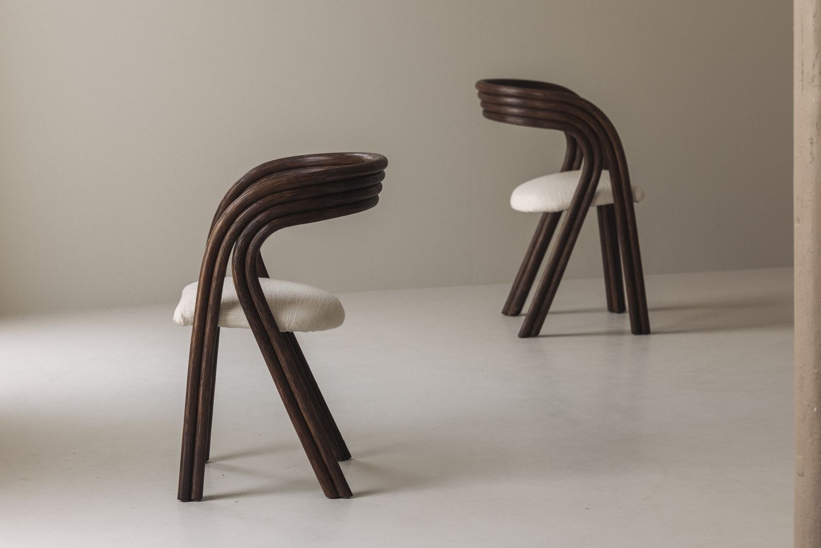 photo for sale Sculptural Set Eetkamerstoelen van Axel Enthoven voor Rohé, jaren 1980