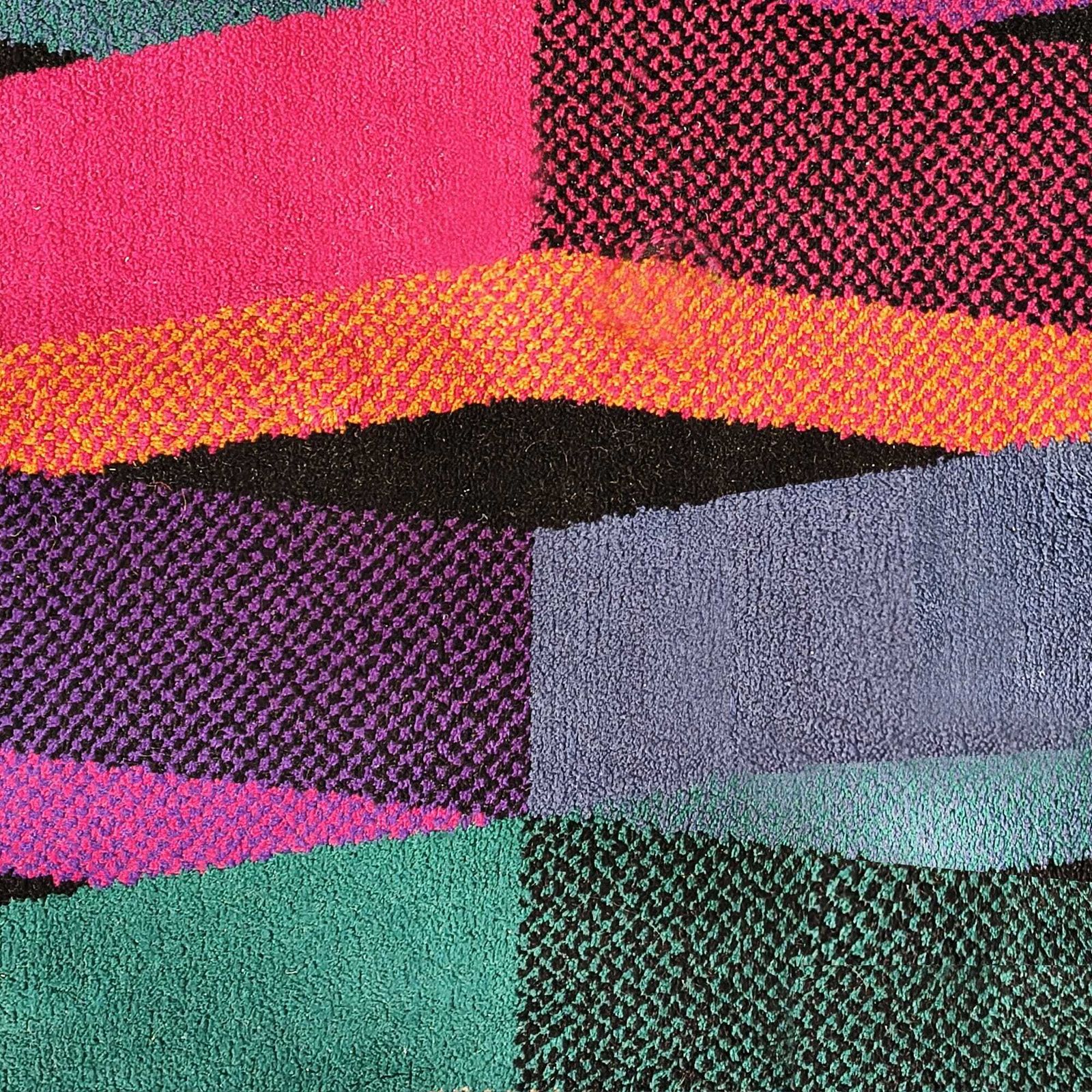 photo furniture Wollen vloerkleed uit de jaren 1980, Italiaans postmodern, door Missoni voor T&J Vestor.