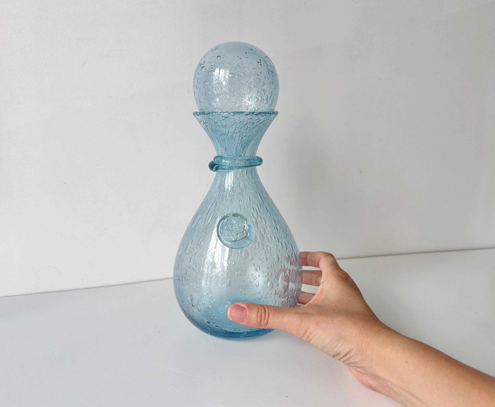Carafe vintage en verre bullé bleu de Biot, bouteille années 1960, carafe à vin vintage française, verre soufflé à la main