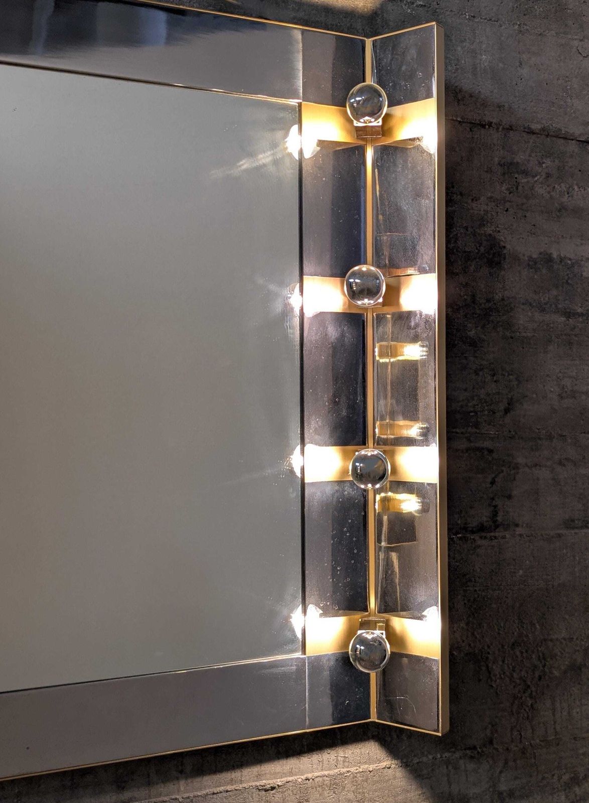Miroir de coiffeuse lumineux en chrome et laiton, par Gaetano Sciolari, Italie, années 1970 photo buy