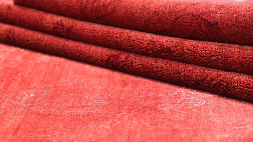 Vintage Nepalees tapijt, rood, 244 × 173 cm, ca. jaren 1980 photo buy