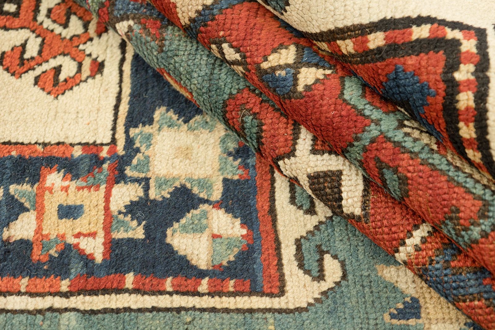 Antiek Kaukasisch Kazak tapijt, 260 × 182 cm, ca. 1900 photo buy