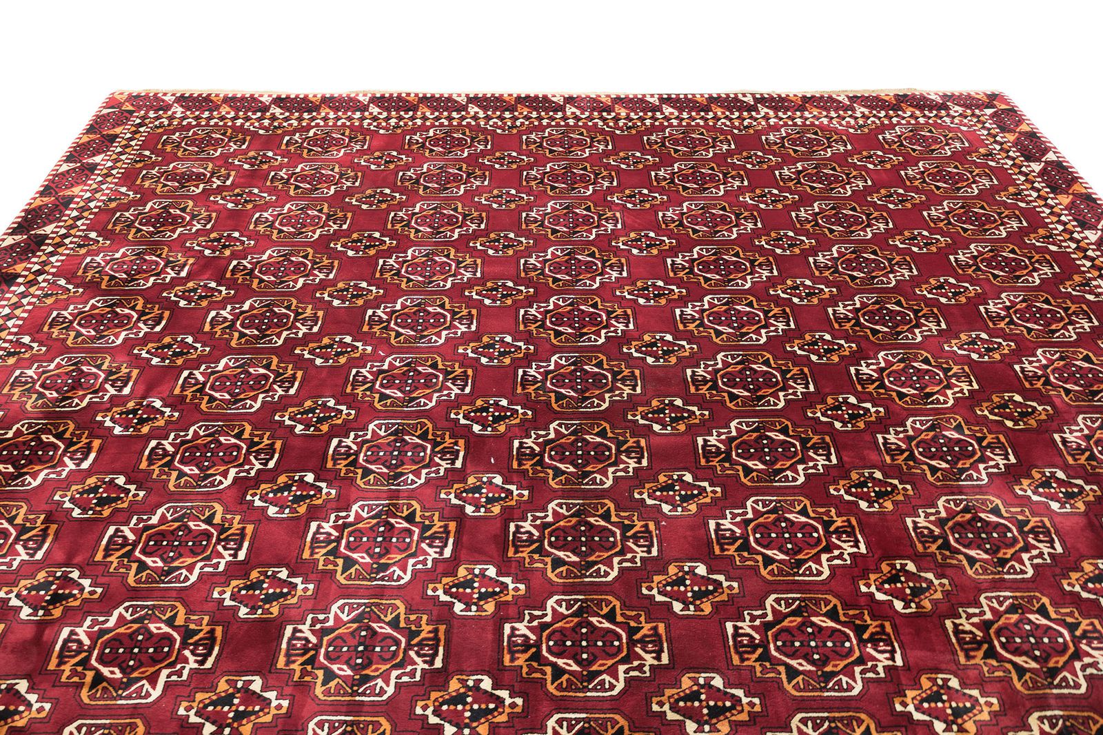 Mid-Century Samarkand vloerkleed, 544 × 460 cm, ca. jaren 1950 photo Textiel